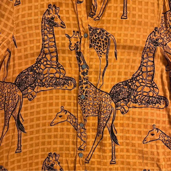 Jane + Delancey Orange Giraffe Print Casual Shirt - Picture 4 of 6